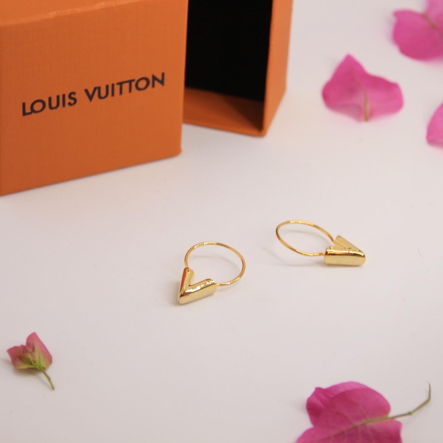 Louis Vuitton earrings AAA clone