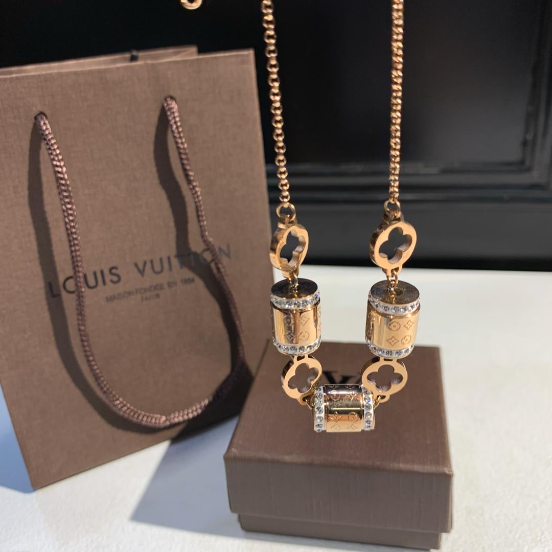 Louis Vuitton necklace  AAA copy