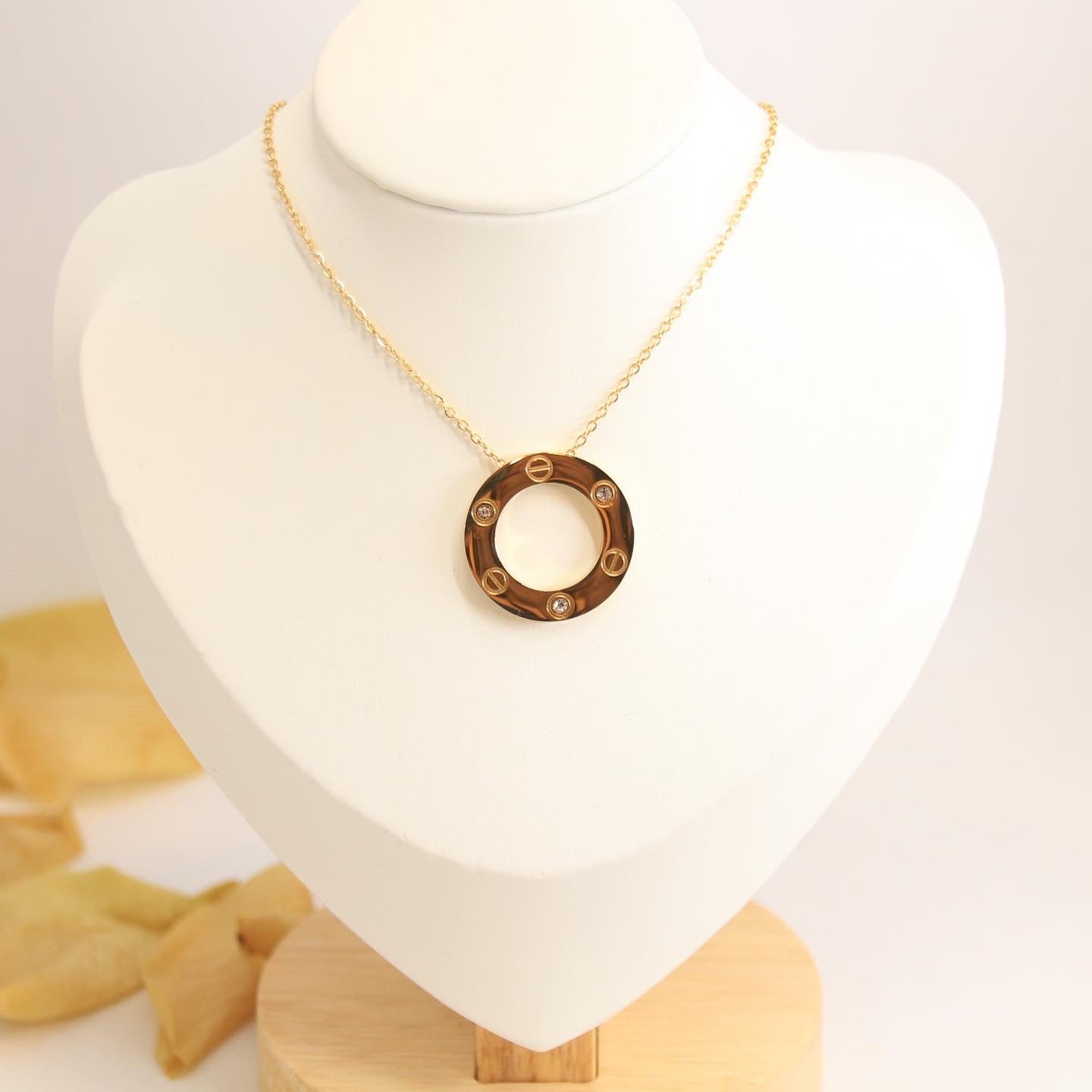 Cartier love   necklaces AAA (Copy)