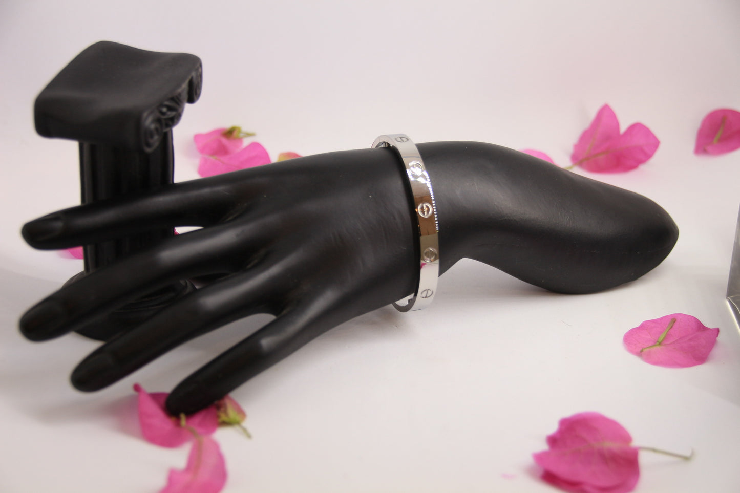 Cartier love  bracelet AAA