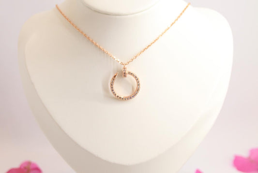 Cartier  un clou full diamonds necklaces AAA (Copy)