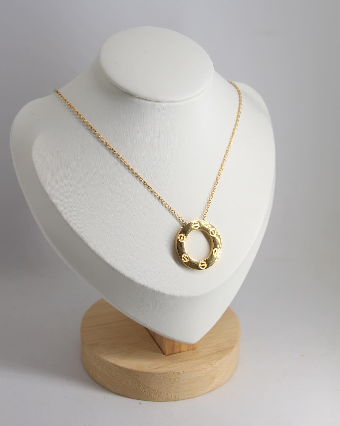 Cartier love   necklaces AAA (Copy)
