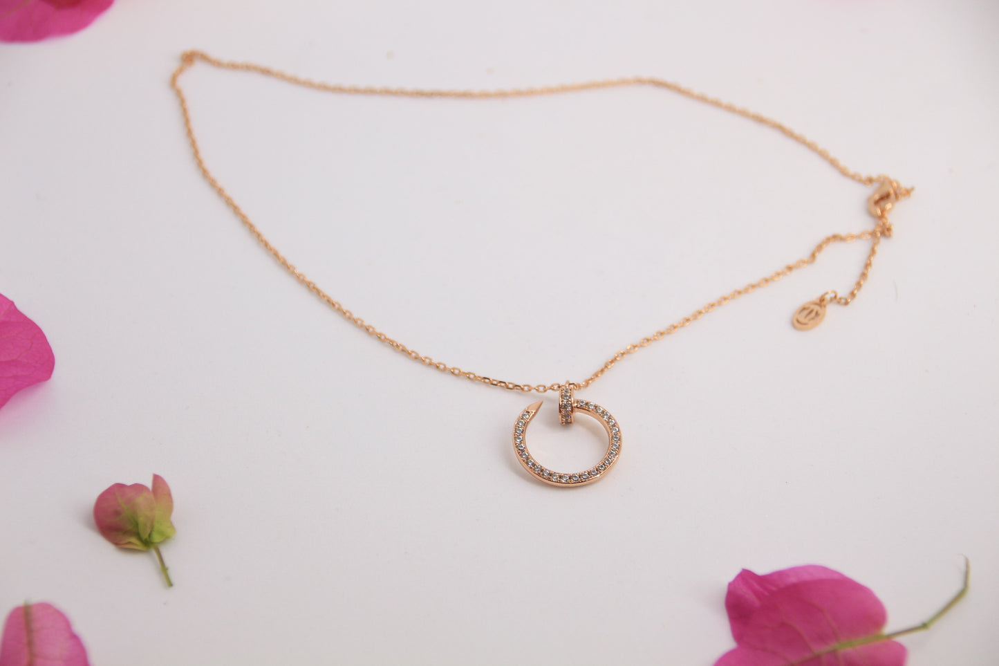 Cartier  un clou full diamonds necklaces AAA (Copy)