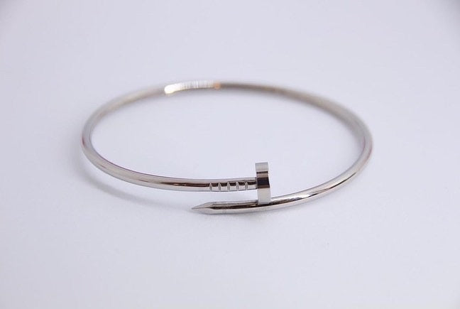 Cartier  bracelet AAA