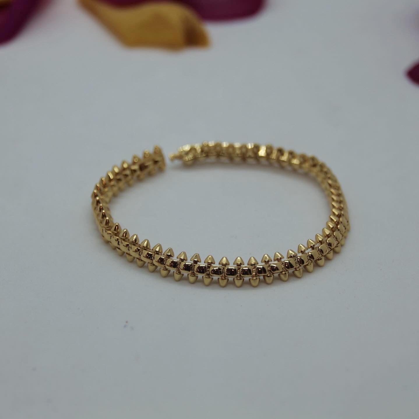 Cartier  bracelet AAA