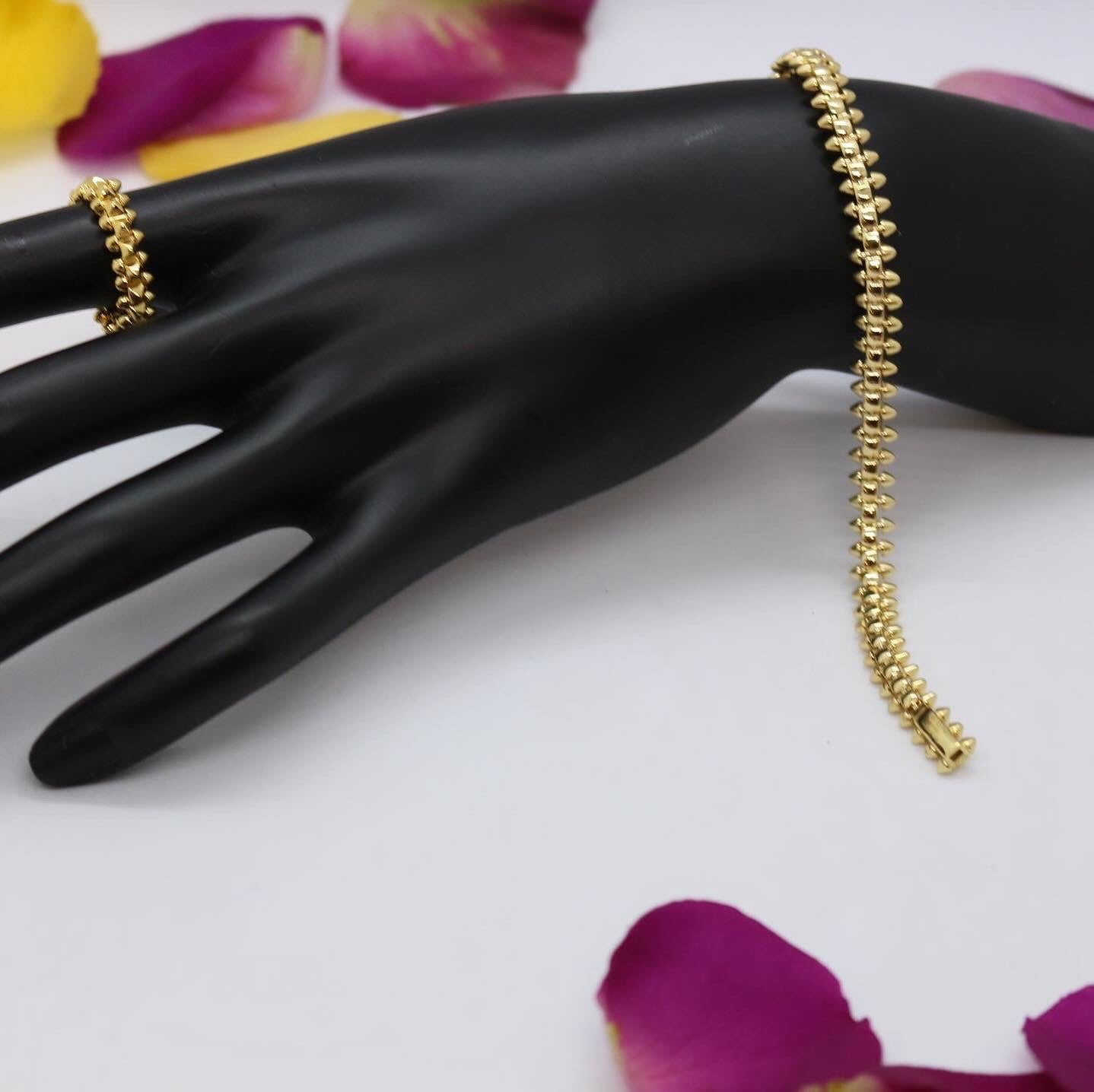 Cartier  bracelet AAA