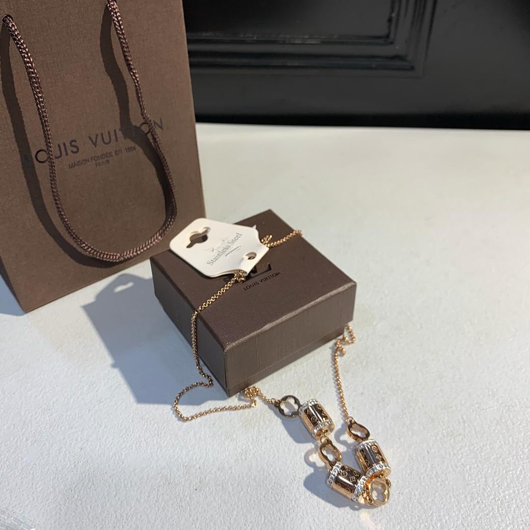 Louis Vuitton necklace  AAA copy