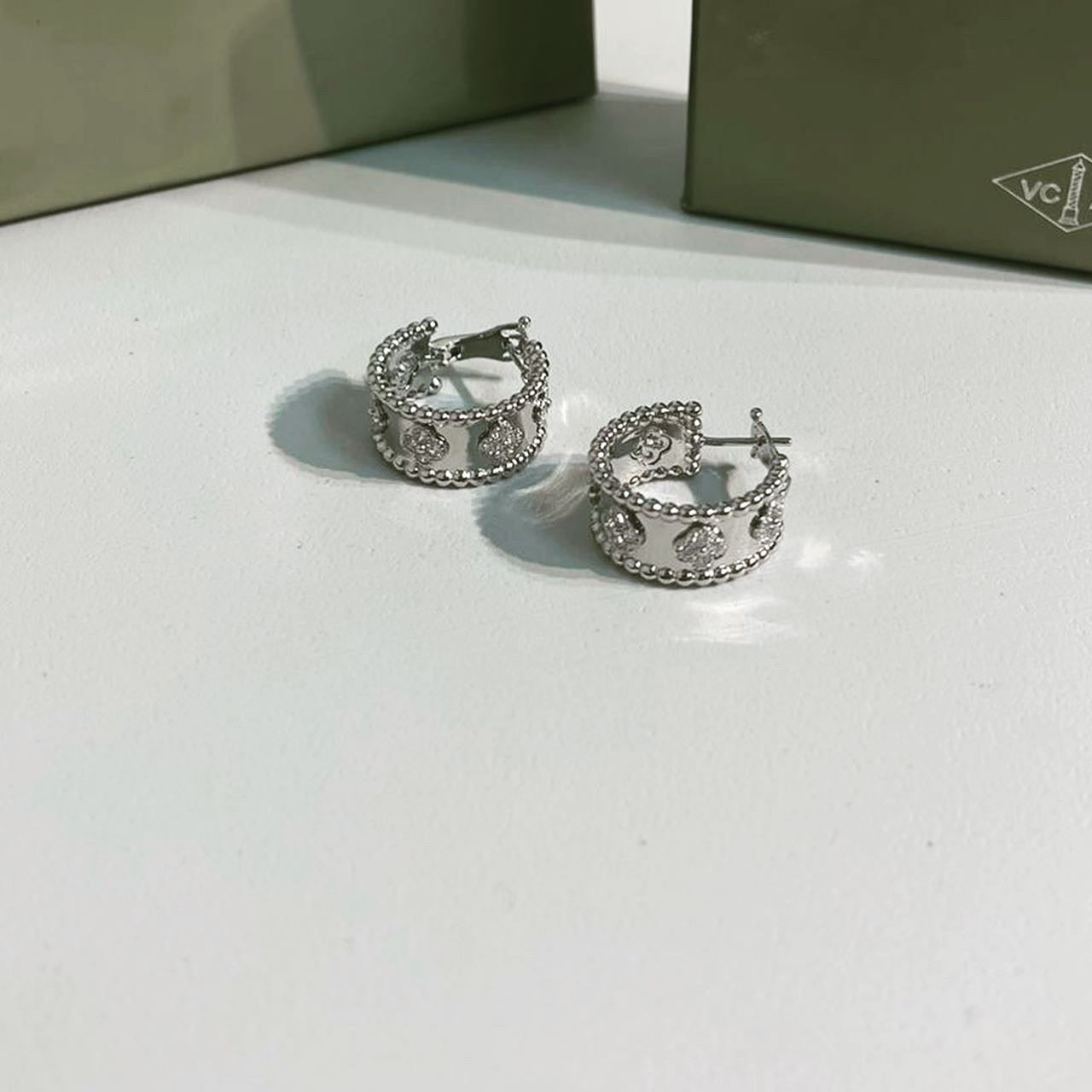 Van Cleef & Arpels earrings AAA clone