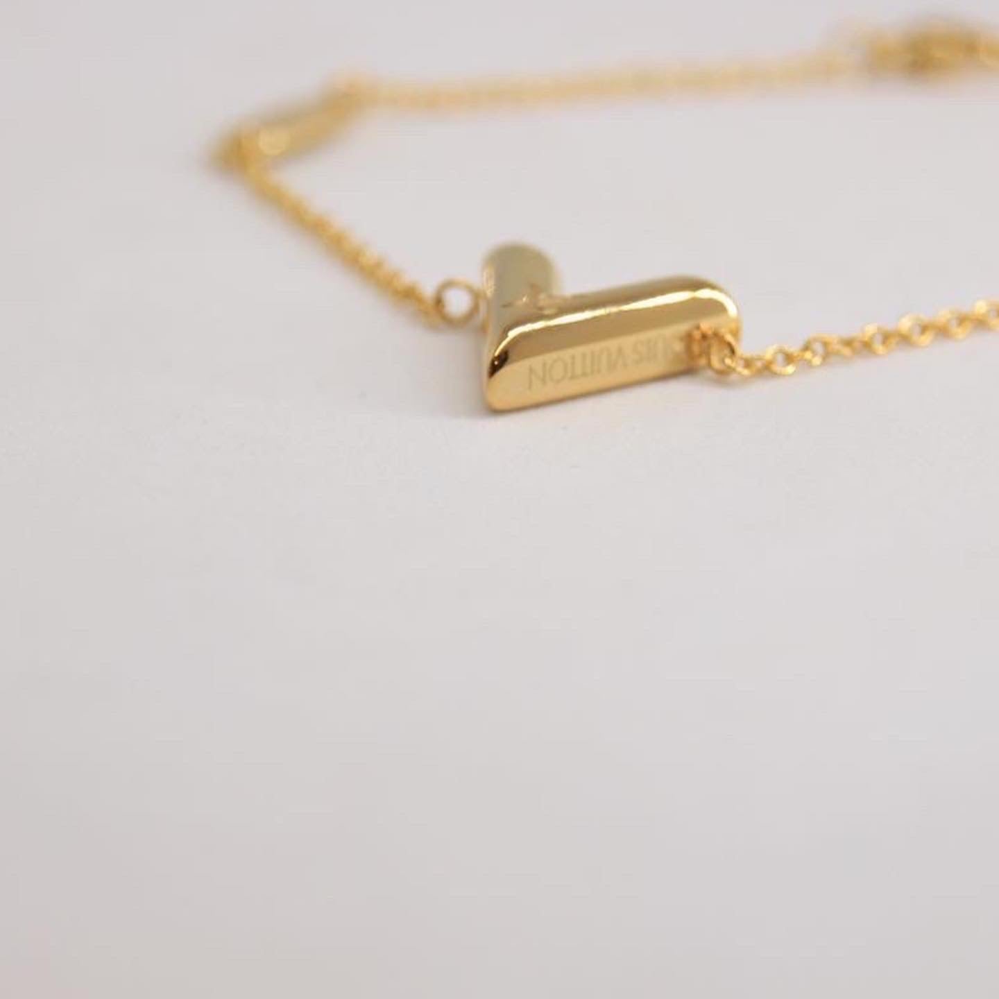 Louis Vuitton necklace  AAA copy