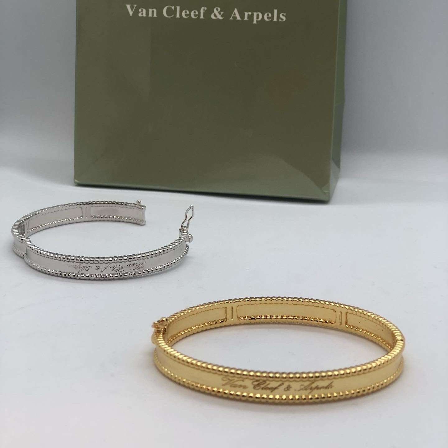 Van Cleef & Arpels bracelet AAA