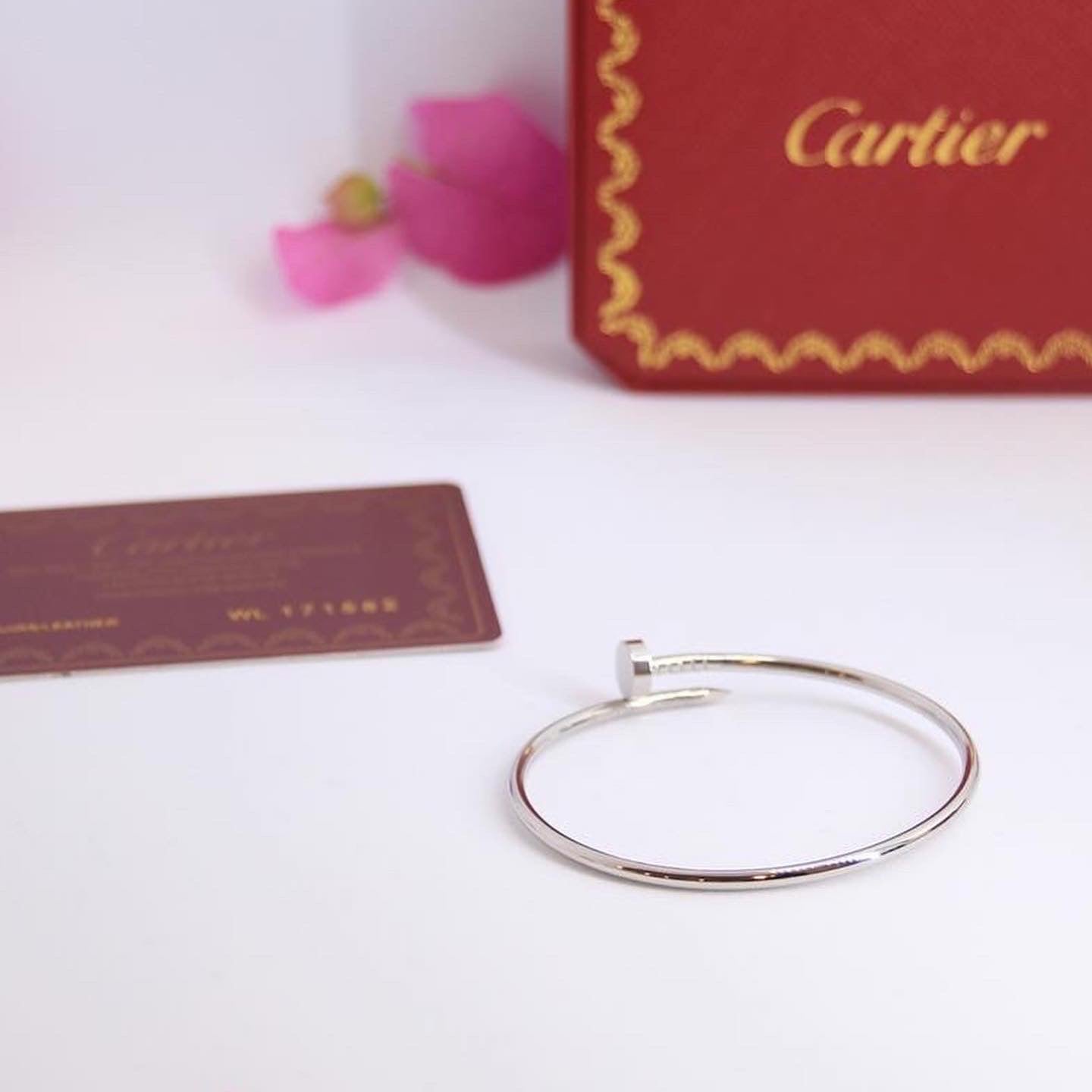 Cartier  bracelet AAA