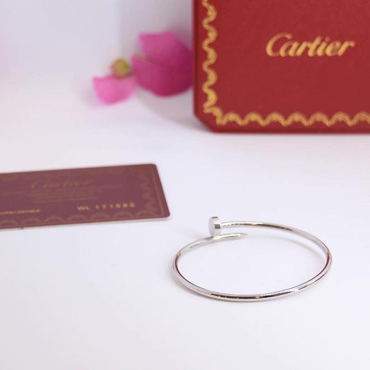 Cartier  bracelet AAA
