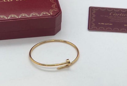 Cartier  bracelet AAA