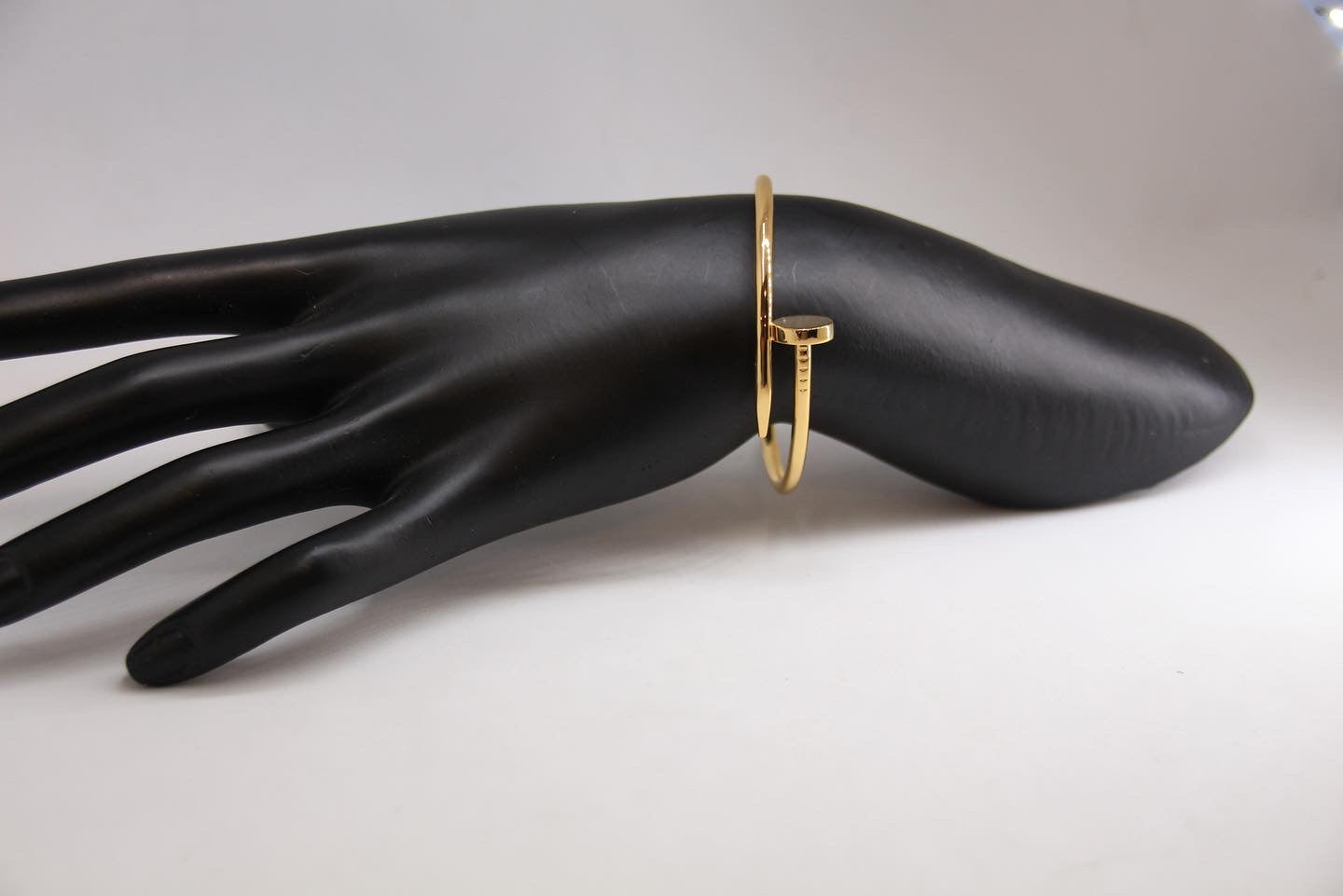 Cartier  bracelet AAA