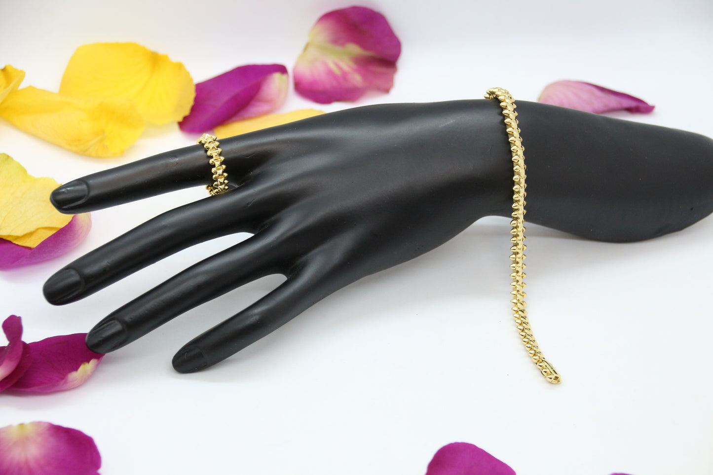 Cartier  bracelet AAA